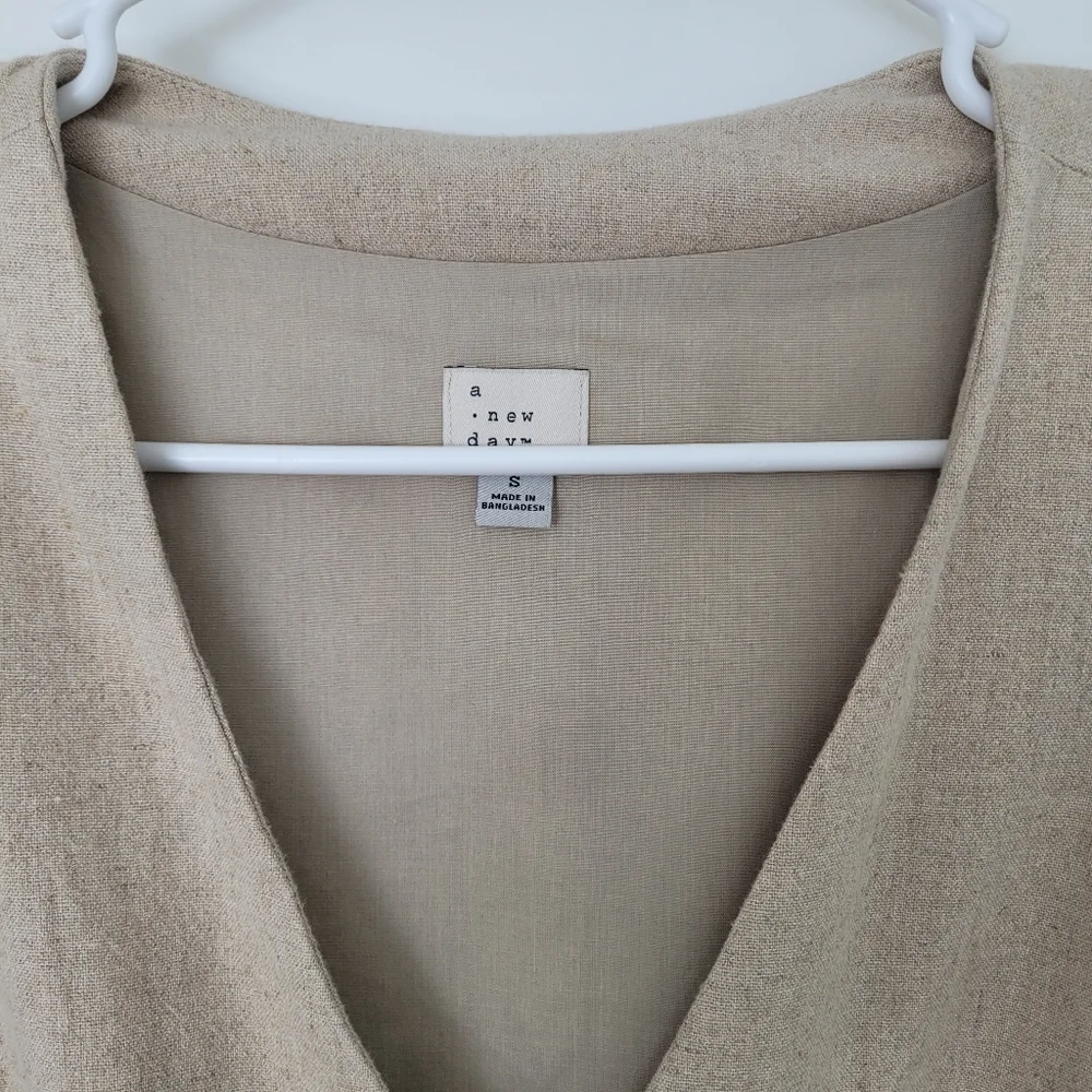 A New Day Light Tan Sleeveless Vest Size Small - Picture 3 of 5